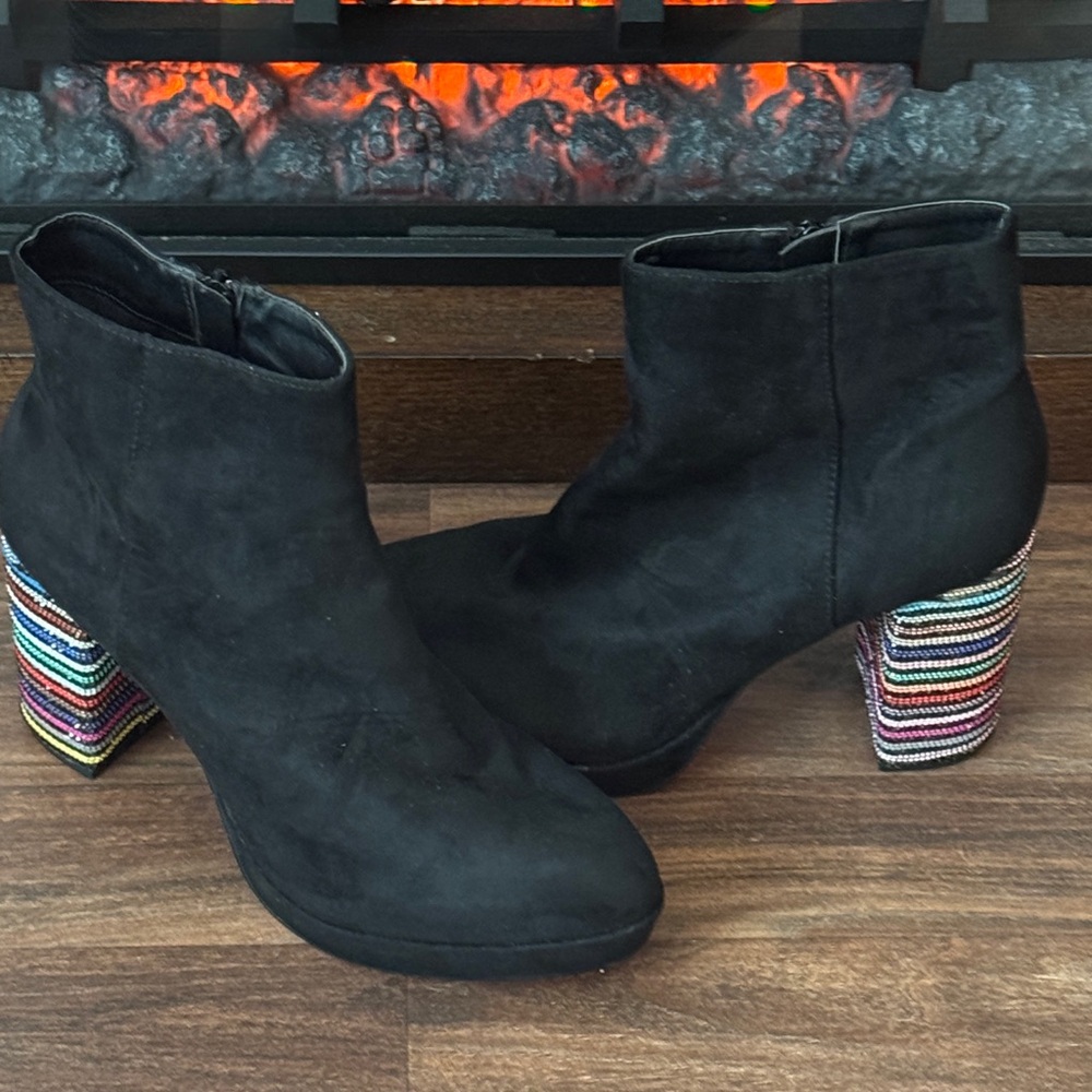 Betsey Johnson Black platform, Downey rhinestone boots Boots
